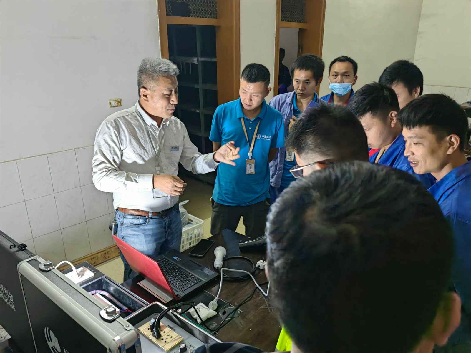 郑州何强社区发展咨询有限公司为中移铁通有限公司安全用电培训