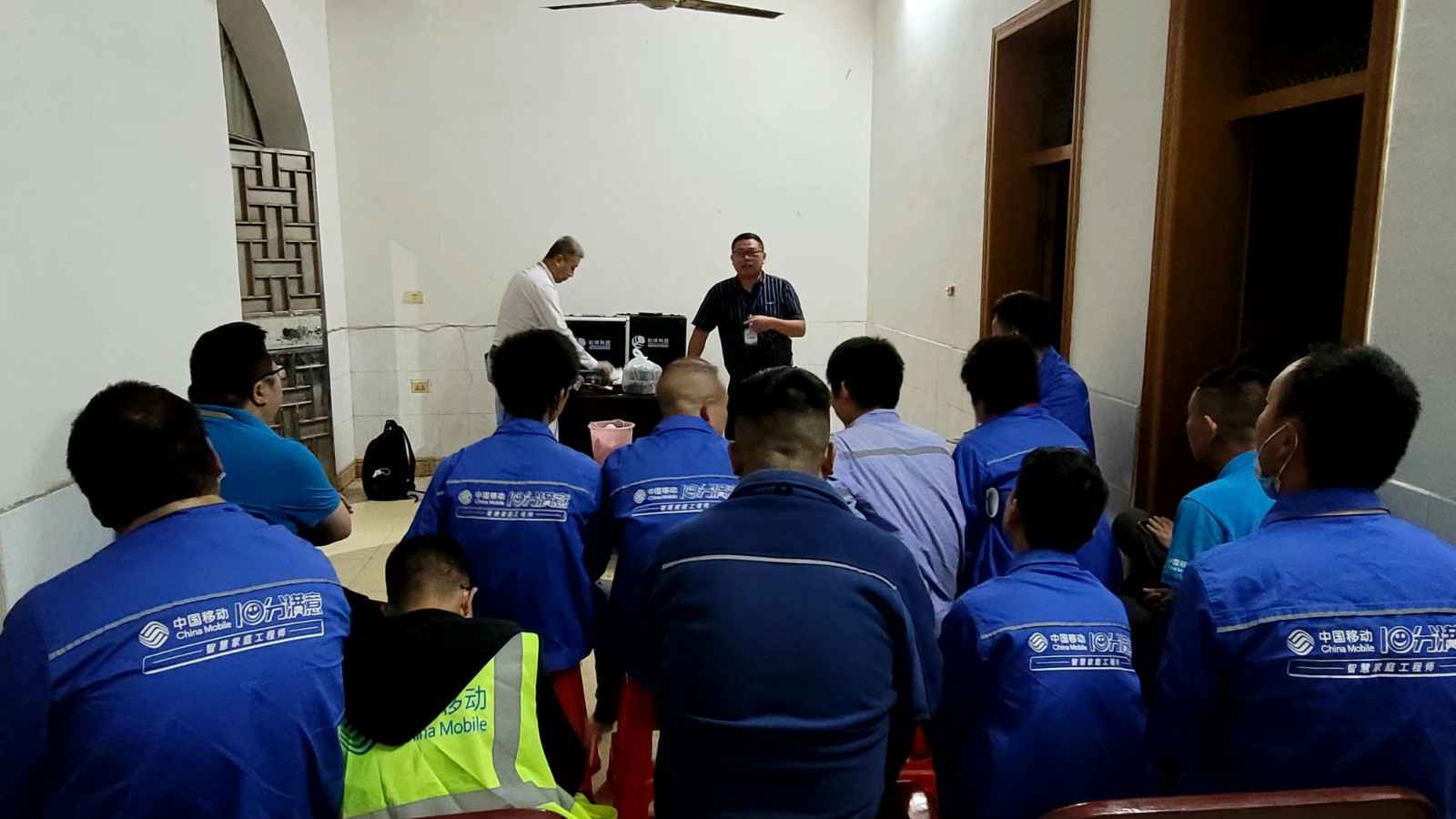 郑州何强社区发展咨询有限公司为中移铁通有限公司安全用电培训